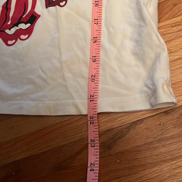 Women’s tshirt - Picture 6 of 7